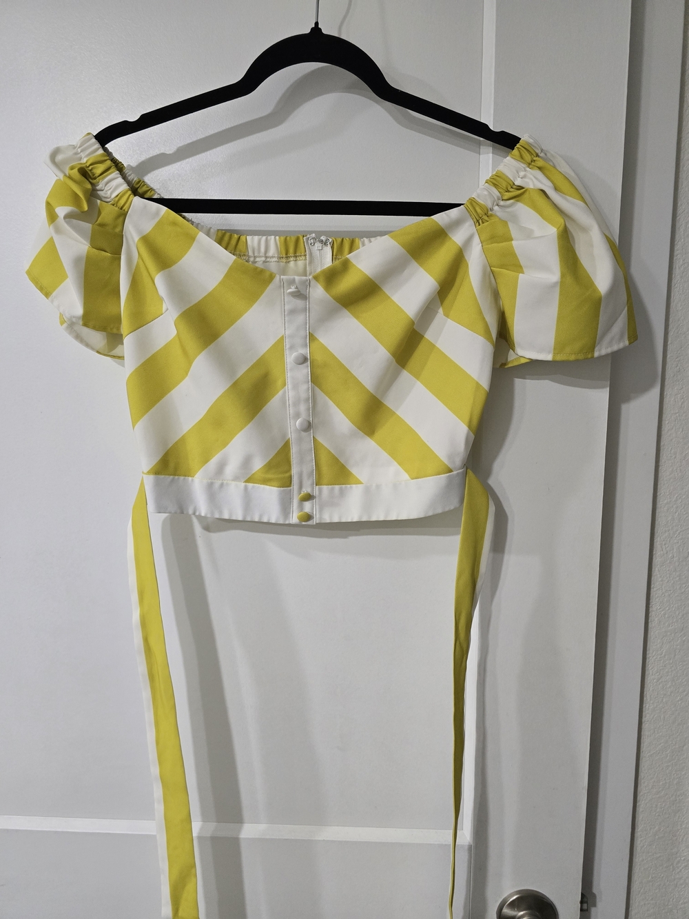 Yellow & White Striped Off-Shoulder Crop Top Size L